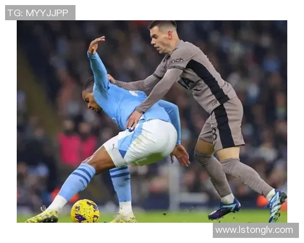 英超激战：马竞逆转巴黎圣日耳曼帽子戏法引发争议判罚热议