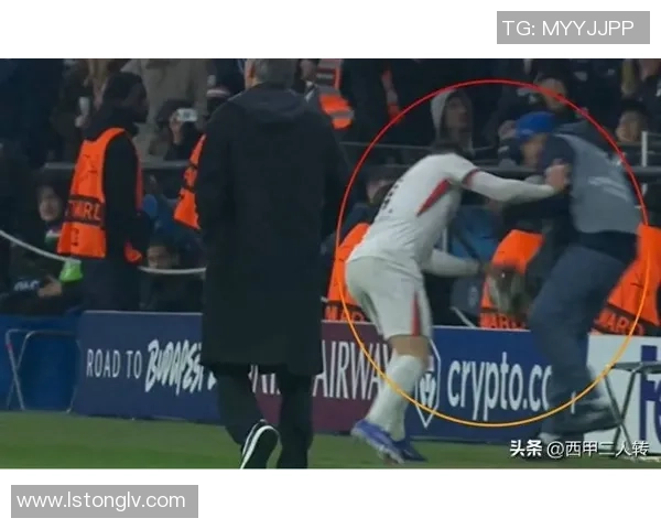 欧联杯激战那不勒斯以3-0战胜巴黎圣日耳曼红牌争议引发全场热议